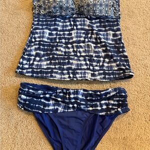 Navy and White Patterned Tankini Set size 14 Bleu Rod Bettie